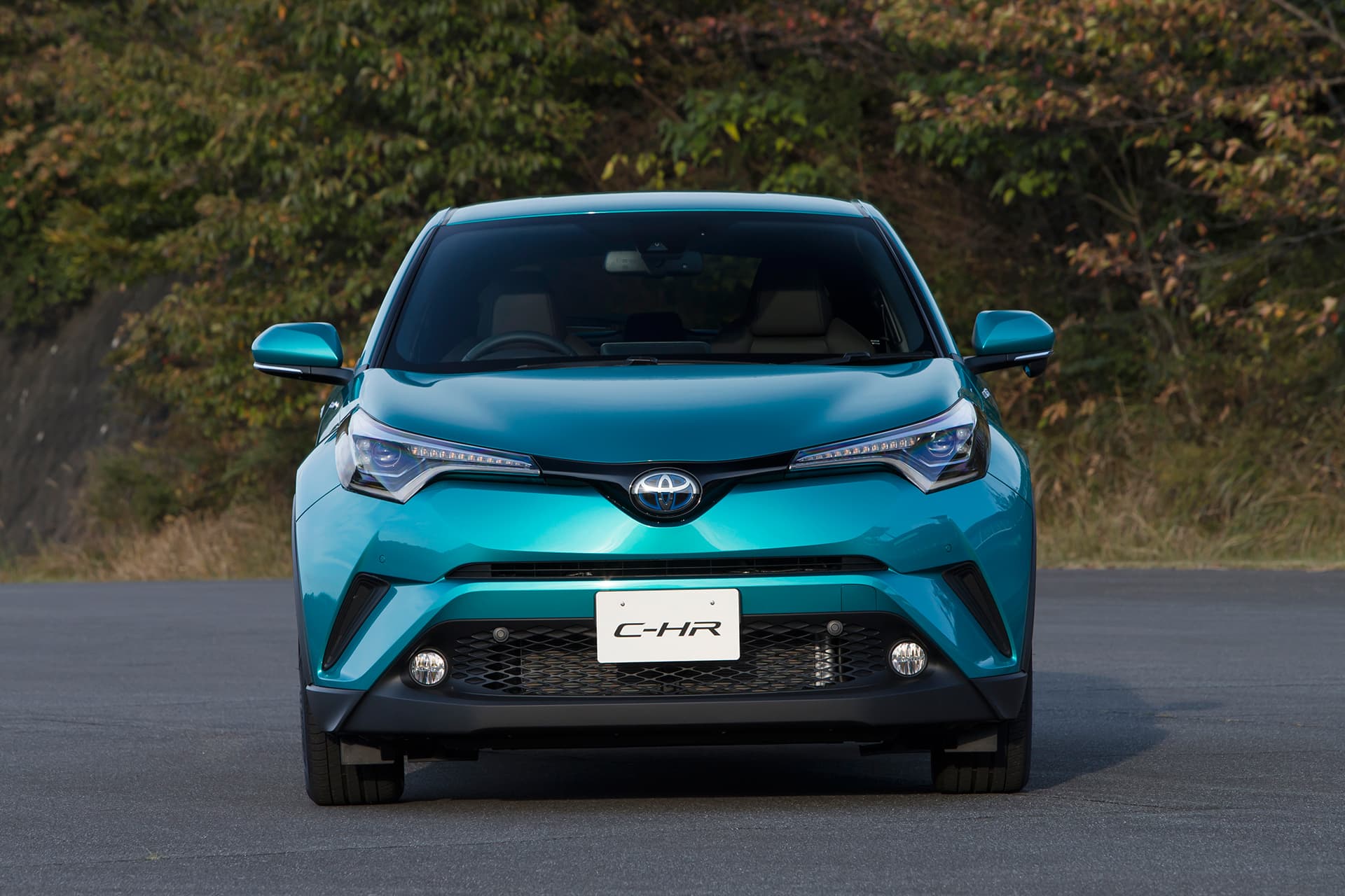 C-HRの乗り換え先候補？新型プリウスとSUV「C-HR」を比較｜KINTO